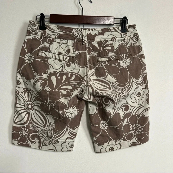 Aeropostale Women's Size 3/4 Floral Bermuda Shorts Brown White Retro Groovy Boho - Picture 6 of 15
